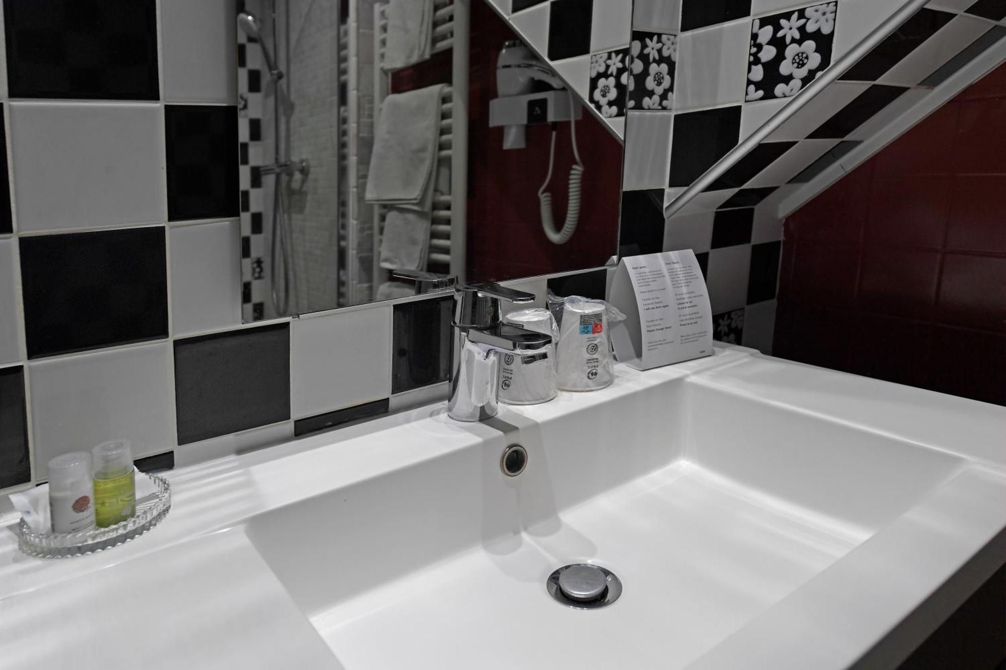 Cit'Hotel La Villa Julia Агон-Кутенвиль Экстерьер фото